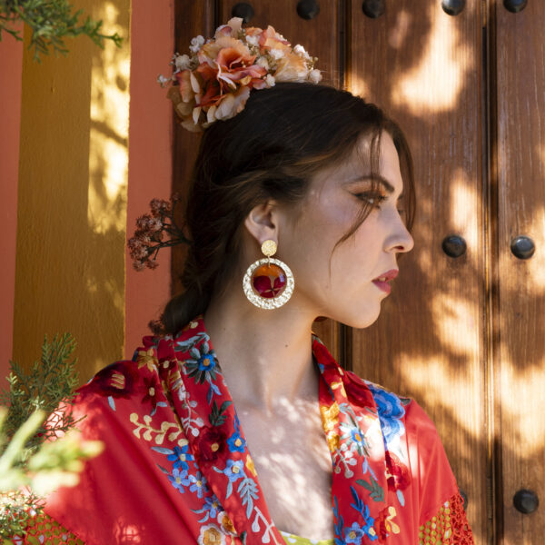 ramillete con flores de flamenca hortensia y paniculata tonos melocotón